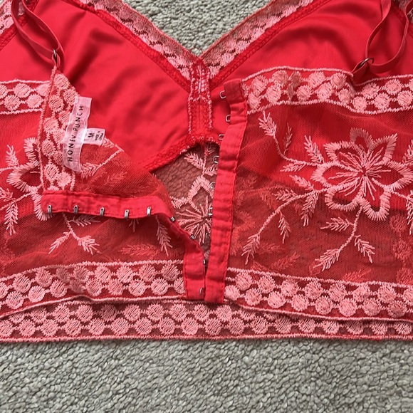 Beautiful red with pink embroidered design bralette crop top. Size M - Picture 3 of 5